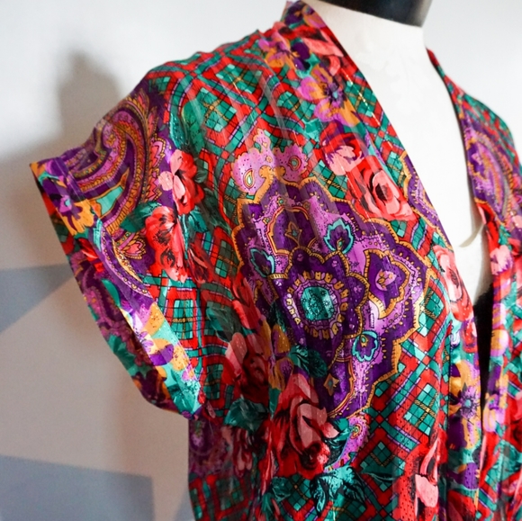 VTG VS Tie-Front Blouse - Picture 2 of 5